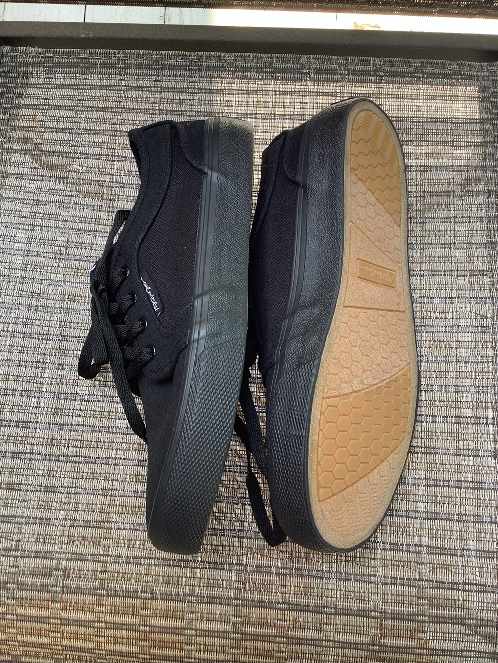 NWT Maui and Sons Black Canvas Sneakers Lace Up 7 1/2 - Picture 4 of 4